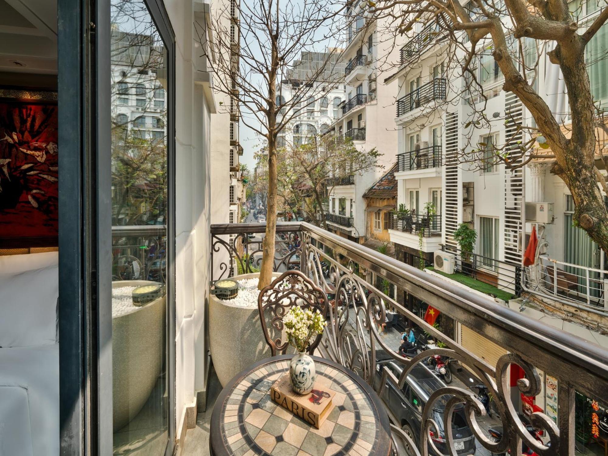 Peridot Gallery Classic Hotel Hanoi Exterior photo